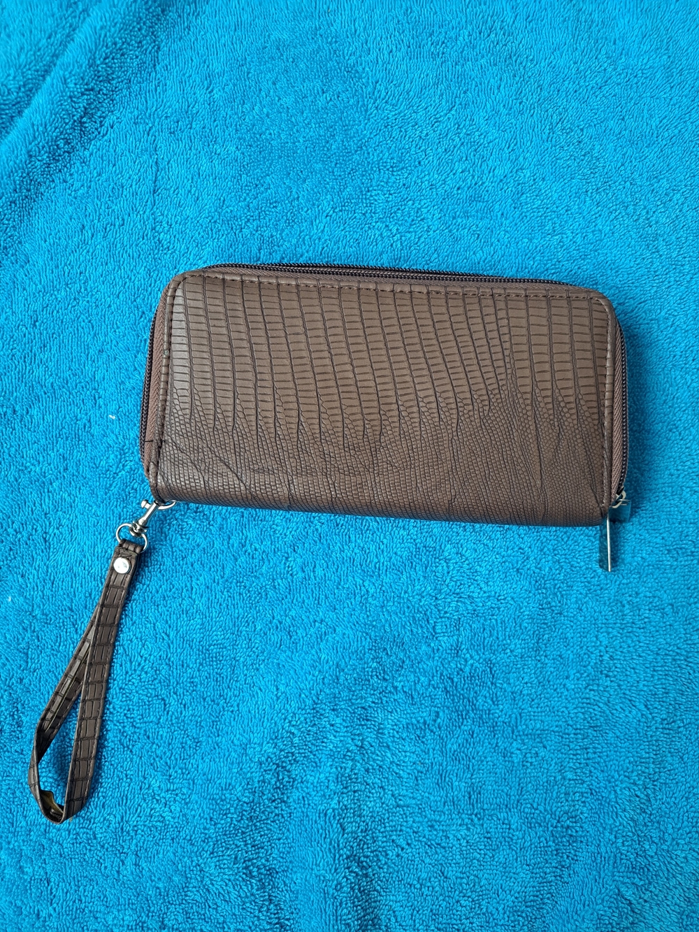 Women's Brown Zip-Around Wristlet Wallet